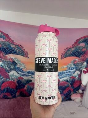 Steve Madden Cream & Pink Bow Pattern Insulated Bottle